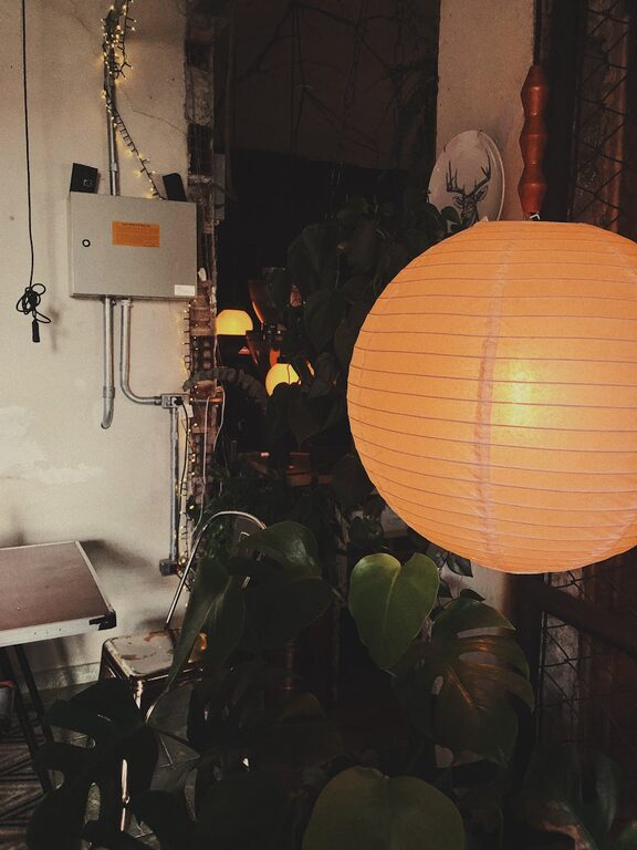 How to Plan a Perfect Screen-Light Evening at Home